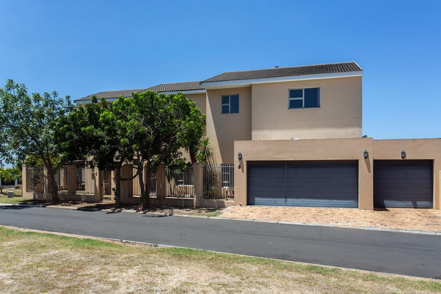 6 Bedroom Property for Sale in Vredekloof Heights Western Cape